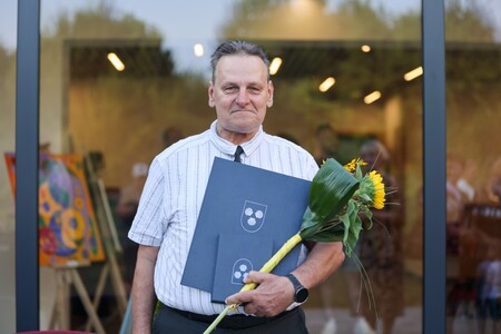 Plaketa - Anton Staric, foto Studio PraprotKa (1)